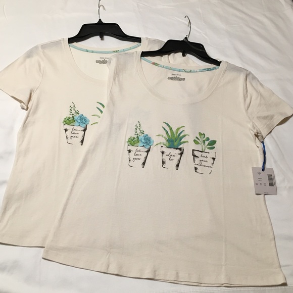 🌵Macy’s Succulent 🪴 Top - Let Love Grow Soft Small - Picture 2 of 7